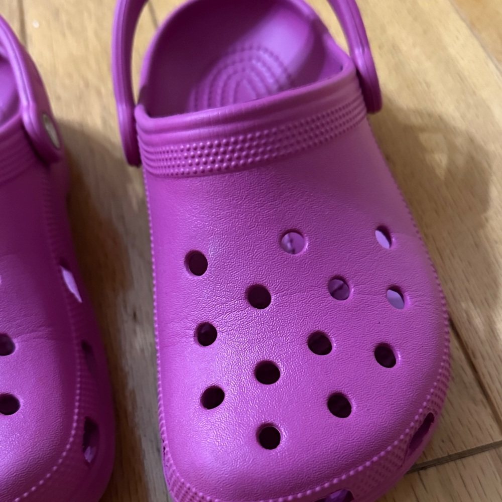 Pink crocs - Picture 3 of 5